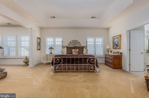 18345 Mid Ocean Pl, Leesburg VA 20176-7451 exterior