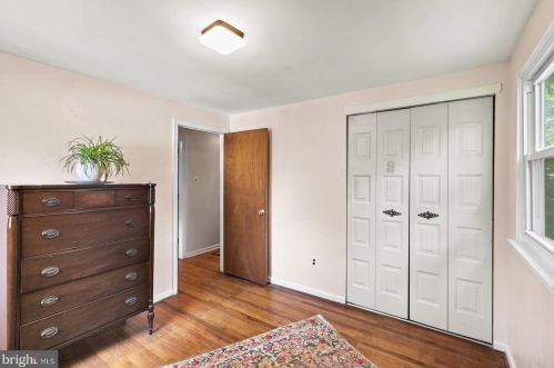 18 Aristone Dr, Berlin Boro NJ  08009-2254 exterior