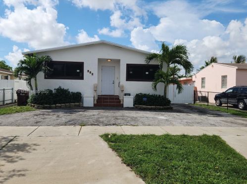 366 19th St, Hialeah, FL 33010-2724