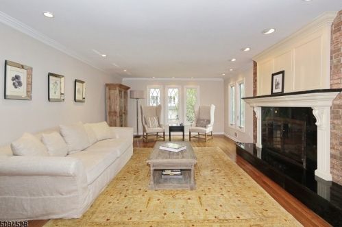 69 Thornley Dr, Chatham Township NJ  07928-1361 exterior