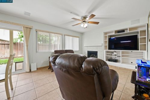 932 Anderson Cir, Woodland CA  95776-5100 exterior