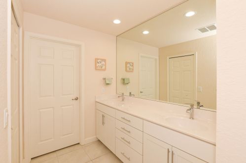 2 Tosca, Fort Pierce FL 34951-2819 exterior