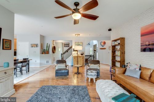 167 Alpine Dr, Leesburg VA 20175-6172 exterior