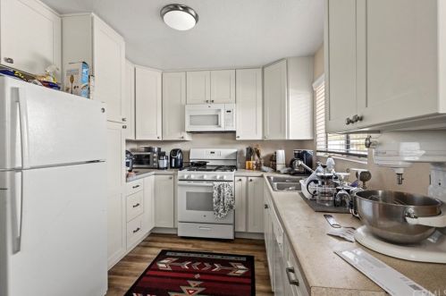 13032 Newhope St, Garden Grove CA  92843-1415 exterior