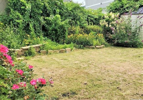 326 Beach 46th St, Far Rockaway NY  11691-1112 exterior