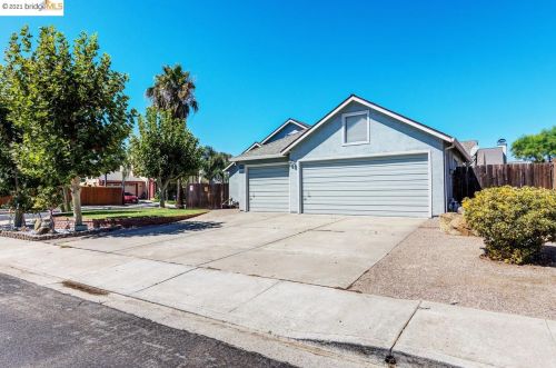1919 Concannon Dr, Oakley, CA 94561-3015