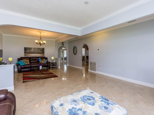 5272 Lake Blvd, Delray Beach FL  33484-4270 exterior