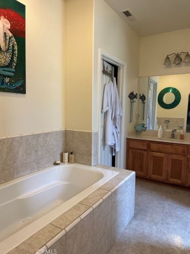 1073 Raven Ln, Chico, CA 95926-4774