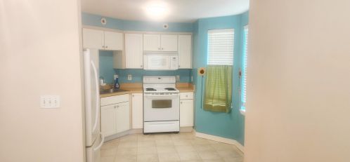 1914 Westminster Cir, Vero Beach, FL 32966-8077