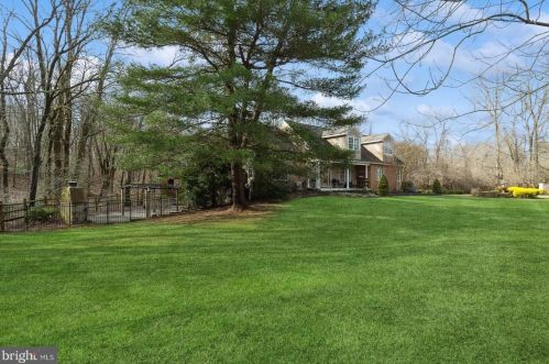 4 Newlin Way, Glen Mills PA  19342-1259 exterior