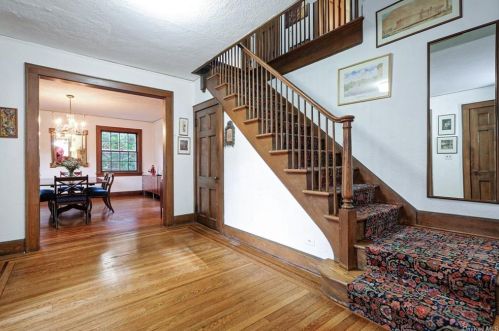 33 Earlwoode Dr, White Plains, NY 10606-3902