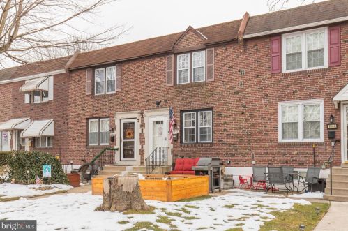 1042 Beech Ave, Manor, PA 19036-1106