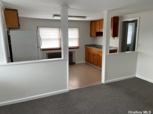 214 44th St, North Lindenhurst NY  11757-2052 exterior