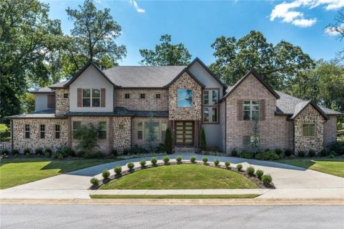 513 Chattin Cir, Bentonville, AR 72712-5890