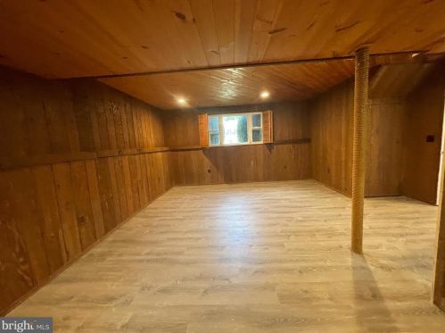 12822 Framingham Ct, Herndon VA  20171-2619 exterior