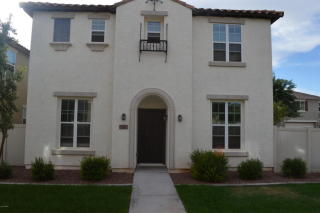 947 Henry Ln, Gilbert, AZ 85296-1477