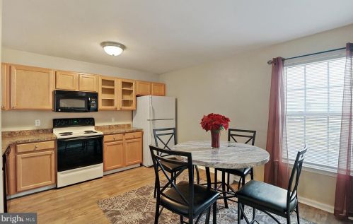 28 Quillen St, Dover DE  19904-5686 exterior