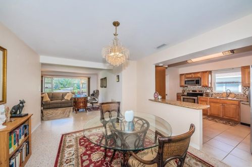 781 58th Ave, Saint Petersburg FL  33703-1601 exterior