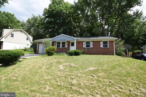 4615 Hamilton Dr, Woodbridge VA  22193-5253 exterior