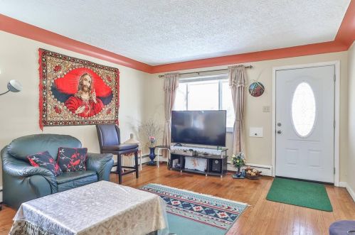6405 Aspen Way, Cincinnati, OH 45224-2040