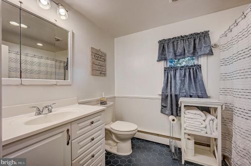 1497 Sweetbriar Ln, Lansdale PA 19446-3240 exterior