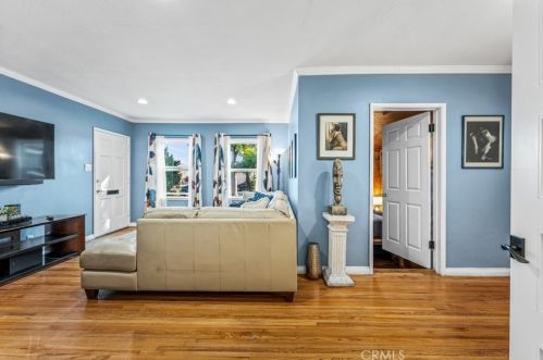 2105 65th St, Long Beach CA  90805-2615 exterior
