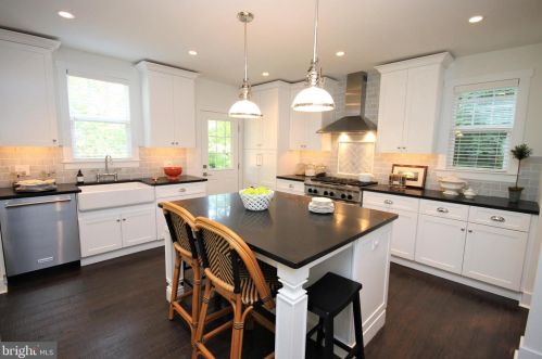 117 Glynn Ln, Wayne, PA 19087-4206