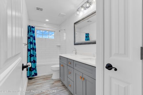 2427 Moore Ave, Point Pleasant Beach NJ  08742-3711 exterior