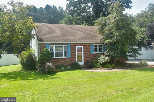 834 Howell School Rd, Bear, DE 19701-2326