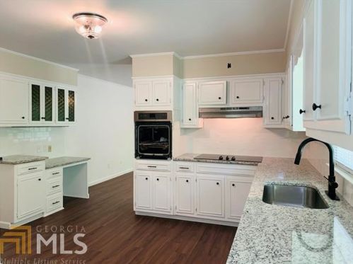 547 Rimrock Trl, Stone Mountain GA  30083-4554 exterior