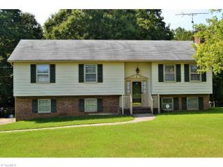 4264 Winnabow Rd, Winston Salem, NC 27105-3338
