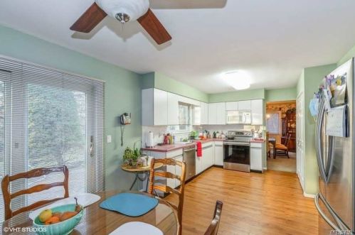 6 Kerri Ct, Huntington Station NY  11746-2000 exterior