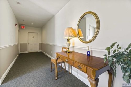 317 The Promenade, Edgewater, NJ 07020-2109