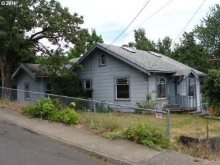333 15th Ave, Camas, WA 98607-1525