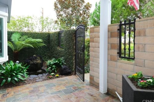 3678 Montego Dr, Huntington Beach, CA 92649-2004