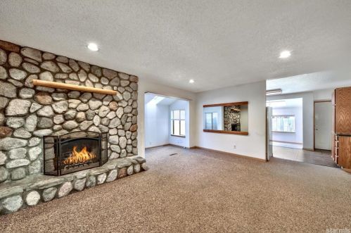 2568 Chris Ave, South Lake Tahoe, CA 96150-2952