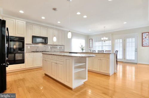 315 Lewis Washington Dr, Charles Town WV  25414-5666 exterior