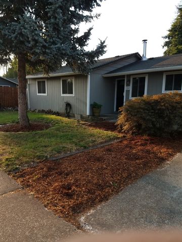 250 Mary St, Lebanon, OR 97355-2836
