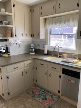 3 Main St, Monson, MA 01057-1301