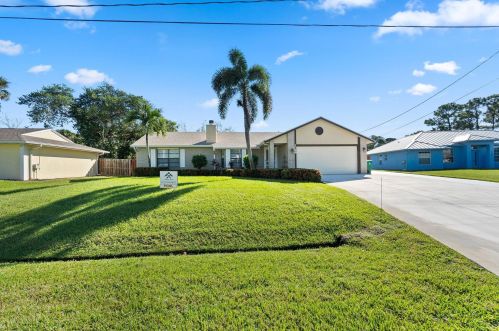 3089 Ventura St, Fort Pierce, FL 34953-4220
