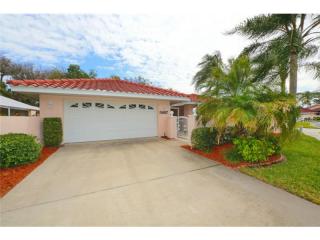 5887 Lakeside Woods Cir, Sarasota, FL 34243-4617
