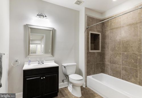 5410 Dabneys Mill Ct, Haymarket VA  20169-4519 exterior