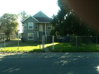 4514 Roosevelt Ave, Sacramento, CA 95820-4546