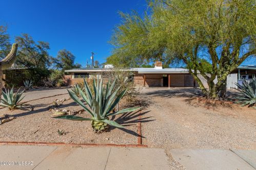 6961 Timrod St, Tucson, AZ 85710-4829