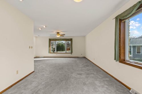 12890 Scarborough Ct, Waukesha WI  53151-6128 exterior