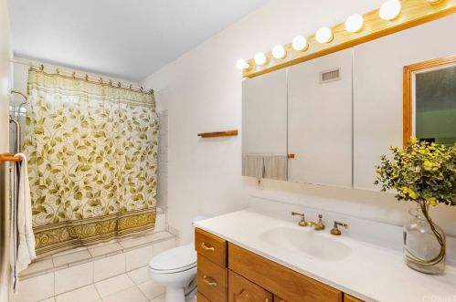 2422 Chapman St, Lomita CA  90717-2311 exterior