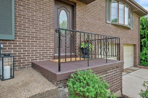 117 Shippen Dr, Moon Twp, PA 15108-2622