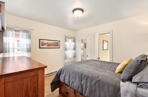 2559 63, Milwaukee WI 53219-2628 exterior