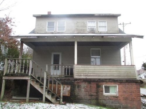 1501 Stewart St, New Kensington, PA 15068-5214