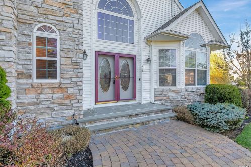 29 Sweetgum Ln, Miller Place, NY 11764-3001